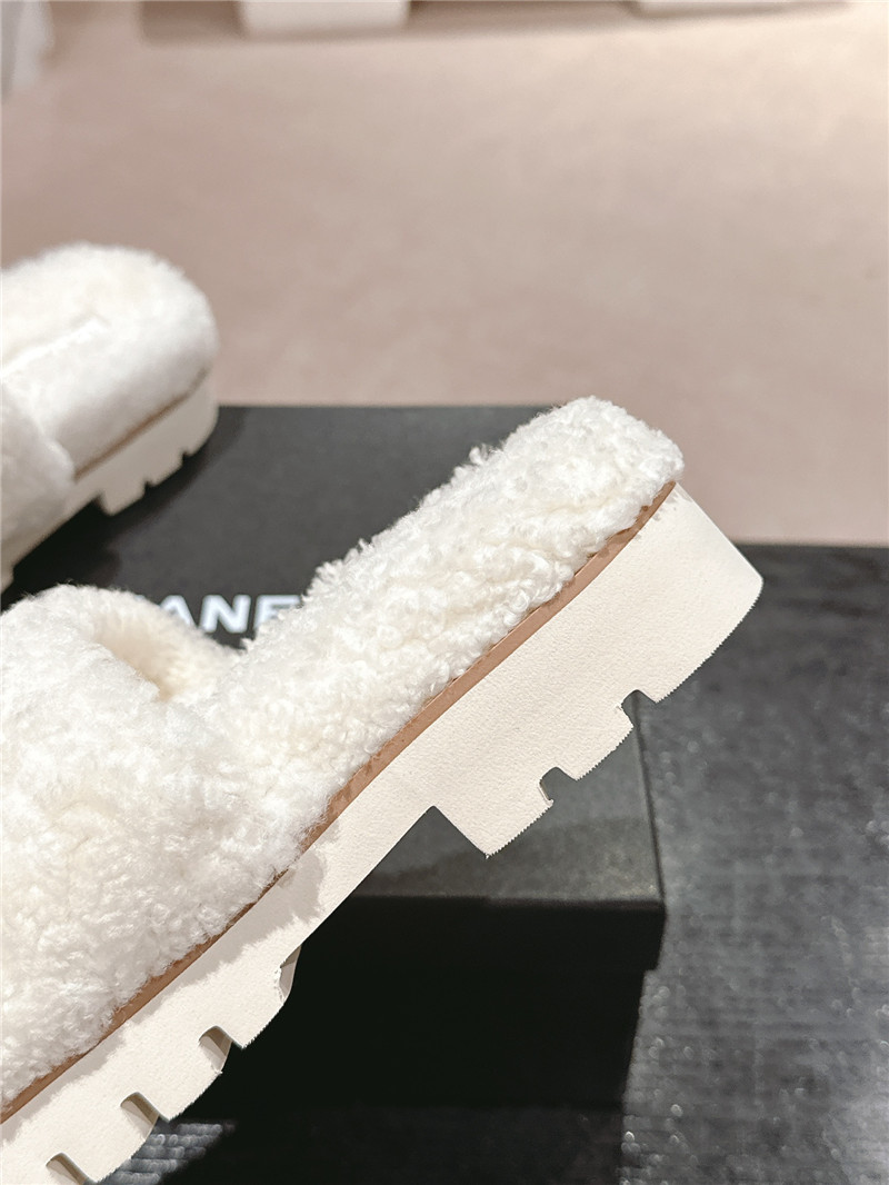 Ch**el white wool home slide slippers
