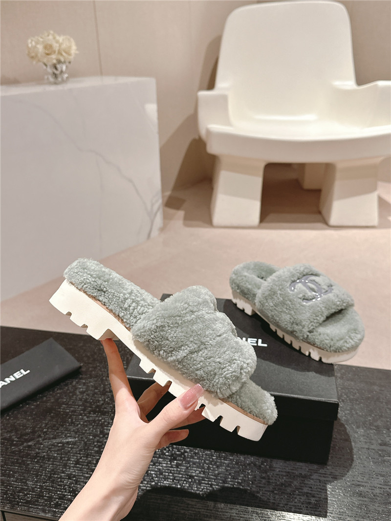 Ch**el green wool home slide slippers