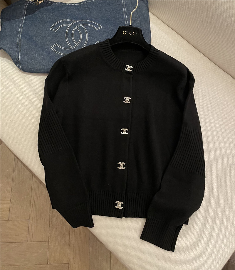 Ch**el trunlocks crop cardigan black