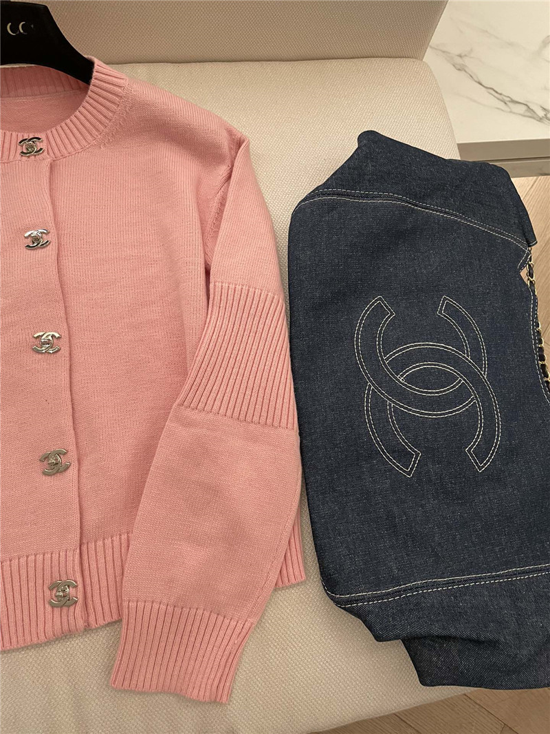 Ch**el trunlocks crop cardigan pink