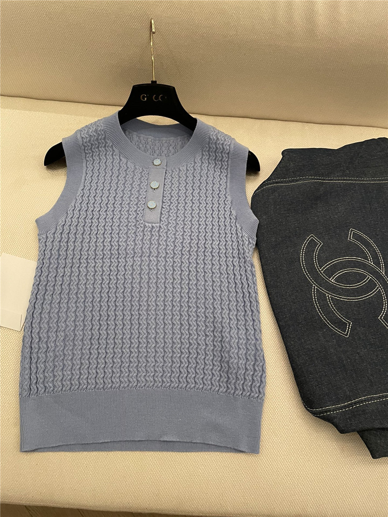 Ch**el buttons texture knitted vest grey