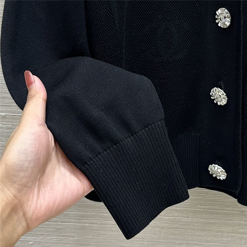 Ch**el crop jacquard v-neck cardigan black