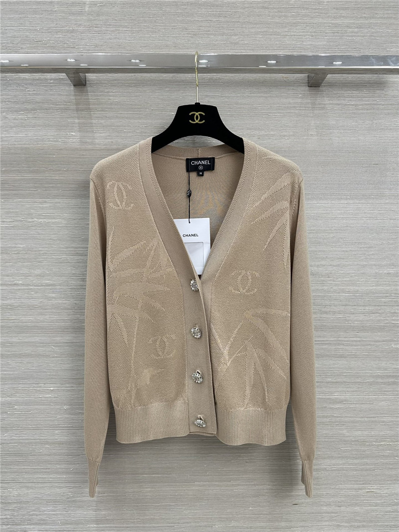 Ch**el crop jacquard v-neck cardigan beige