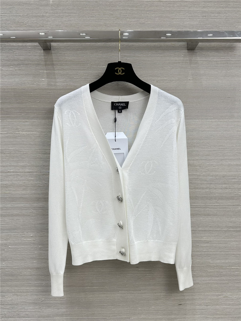Ch**el crop jacquard v-neck cardigan white