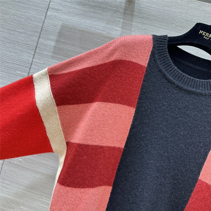 H**me5 lettres equestres long-sleeve sweater navy