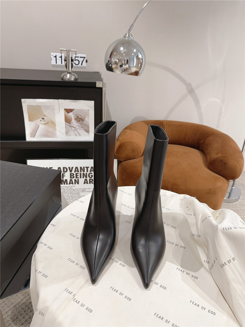 A1exa*der wang black pointed toe stiletto heel ankle boots