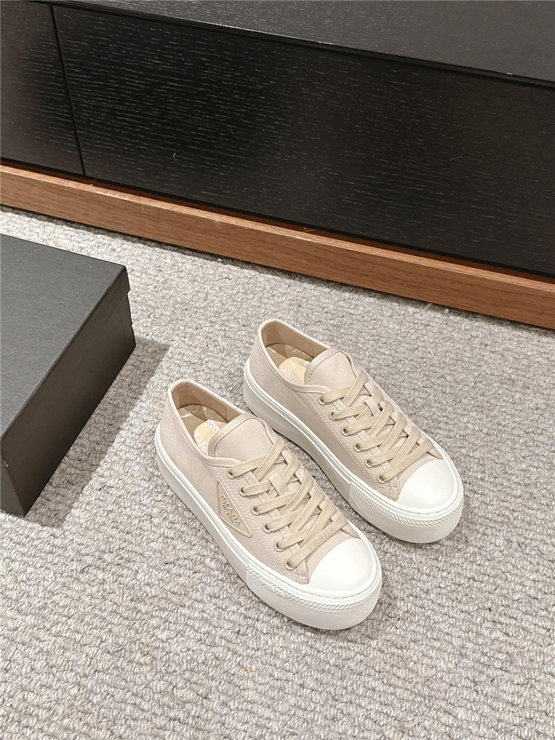 Pra*a beige lace-up platform canvas sneakers