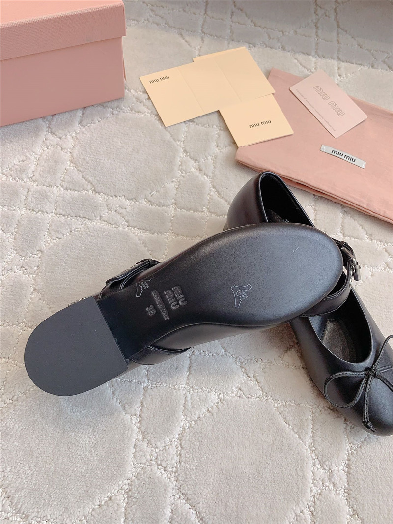 Miu Miu 25 Leather Mary Jane Pumps Black