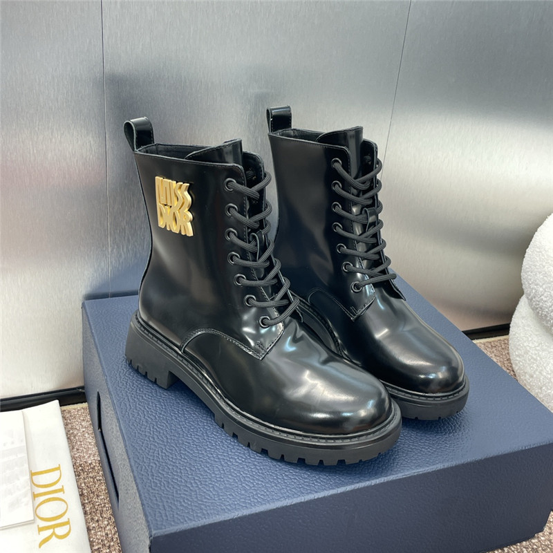 D10r logo patent leather lace-up boots