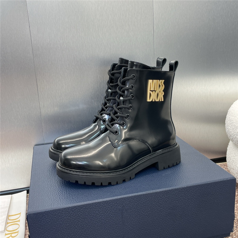 D10r logo patent leather lace-up boots