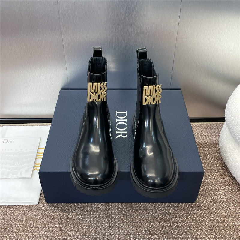 D10r patent leather chelsea boots