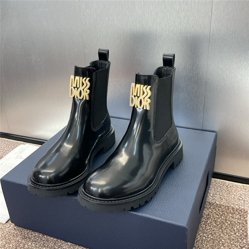 D10r patent leather chelsea boots