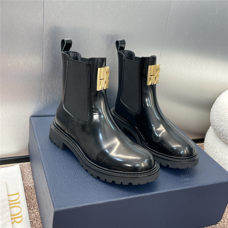 D10r patent leather chelsea boots