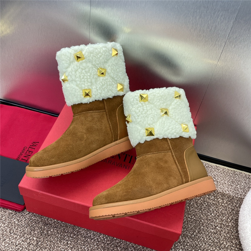 Va1e*ntin0 brown shearling studs suede ankle boots