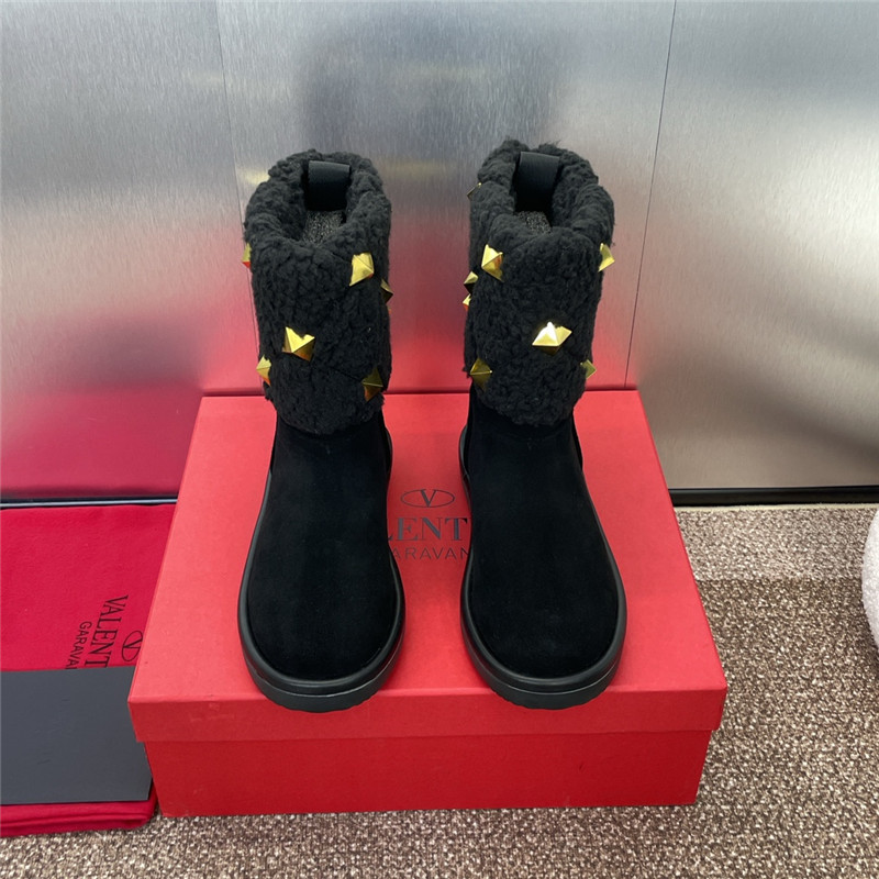 Va1e*ntin0 shearling studs suede leather ankle boots