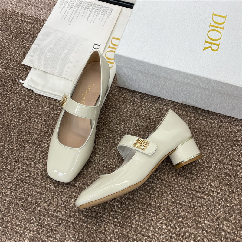 D10r miss D10r strap pumps ivory patent calfskin