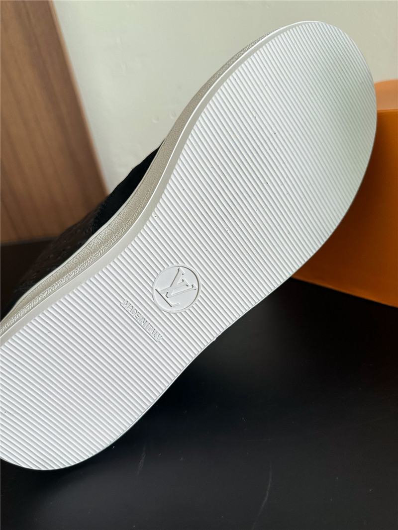 l0vis Vvtt0n lv black stadium sneakers