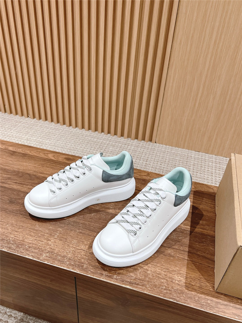 a1exa*der Mcqv*en women’s oversized sneakers