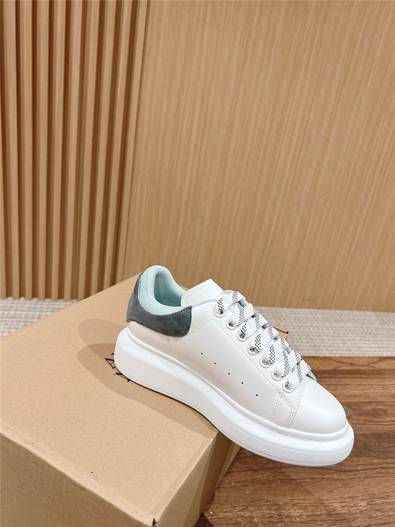 a1exa*der Mcqv*en women’s oversized sneakers