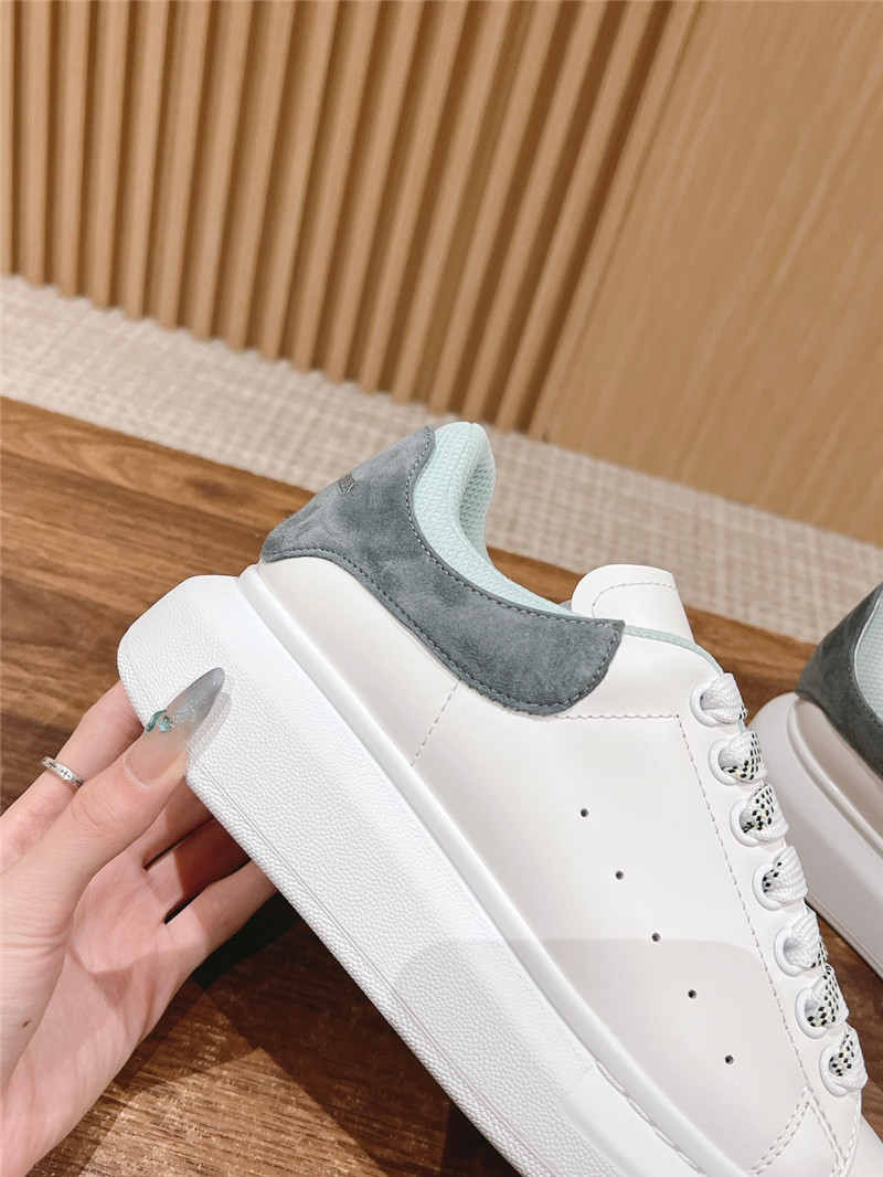 a1exa*der Mcqv*en women’s oversized sneakers