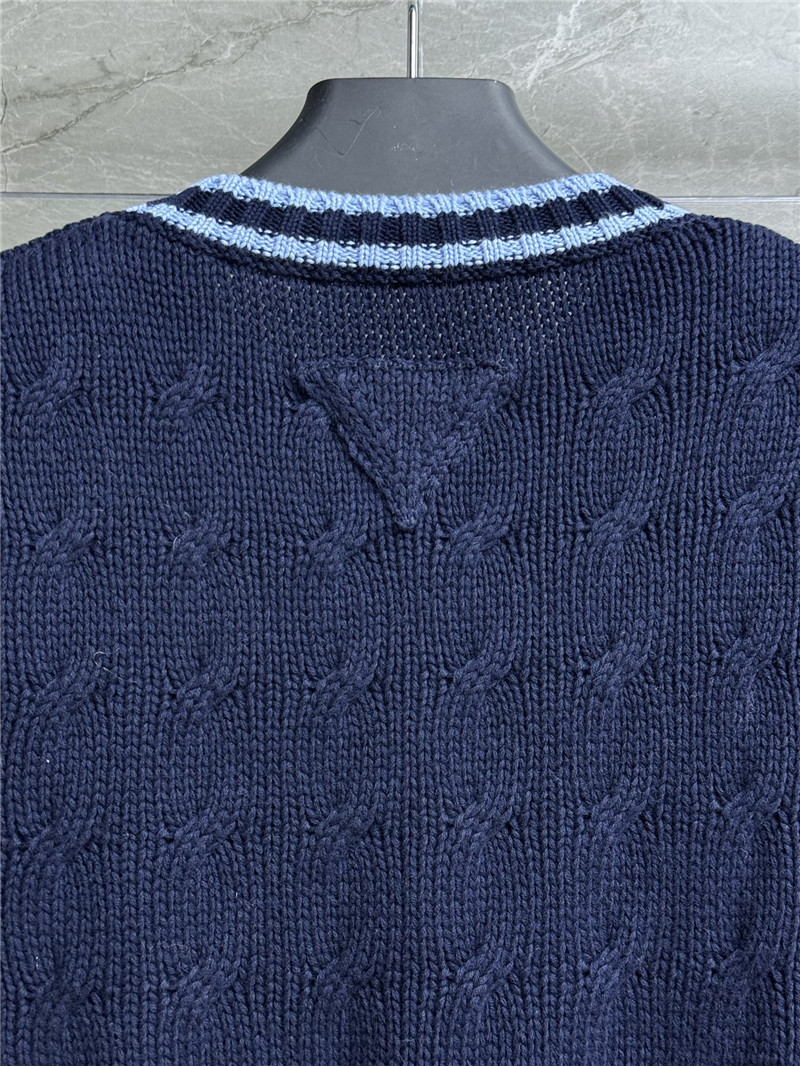 Pra*a cropped cotton cable-knit sweater navy