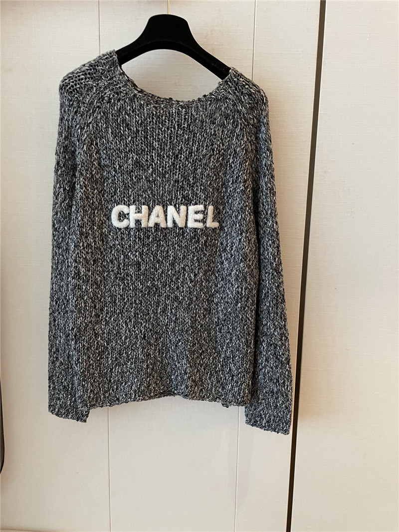 Ch**el logo applique rib-knit sweater in ash-grey