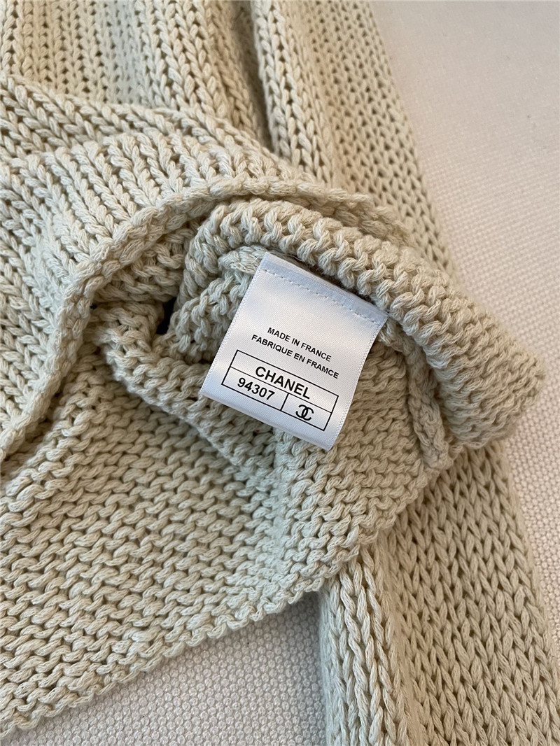 Ch**el logo applique rib-knit sweater in off-white