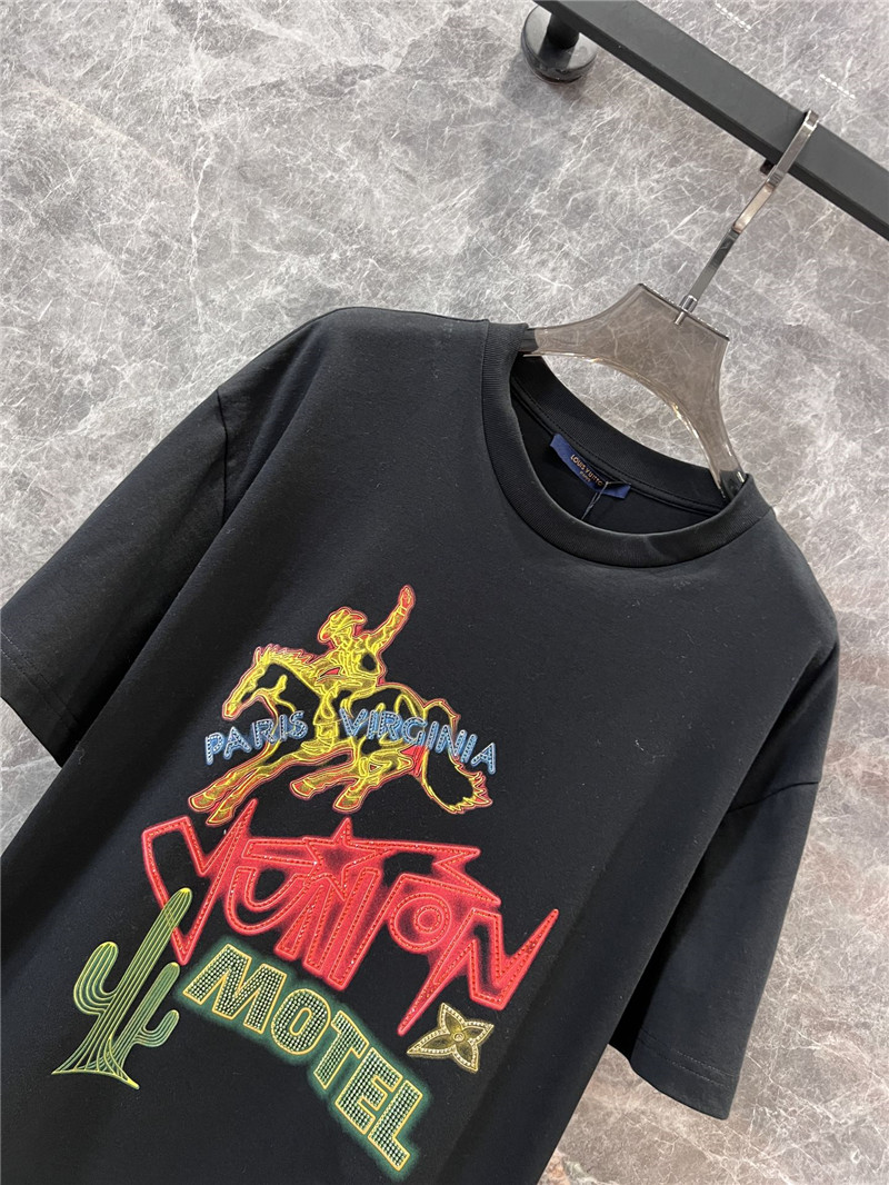 l0vis Vvtt0n lv round neck short sleeve t-shirt replicas clothes