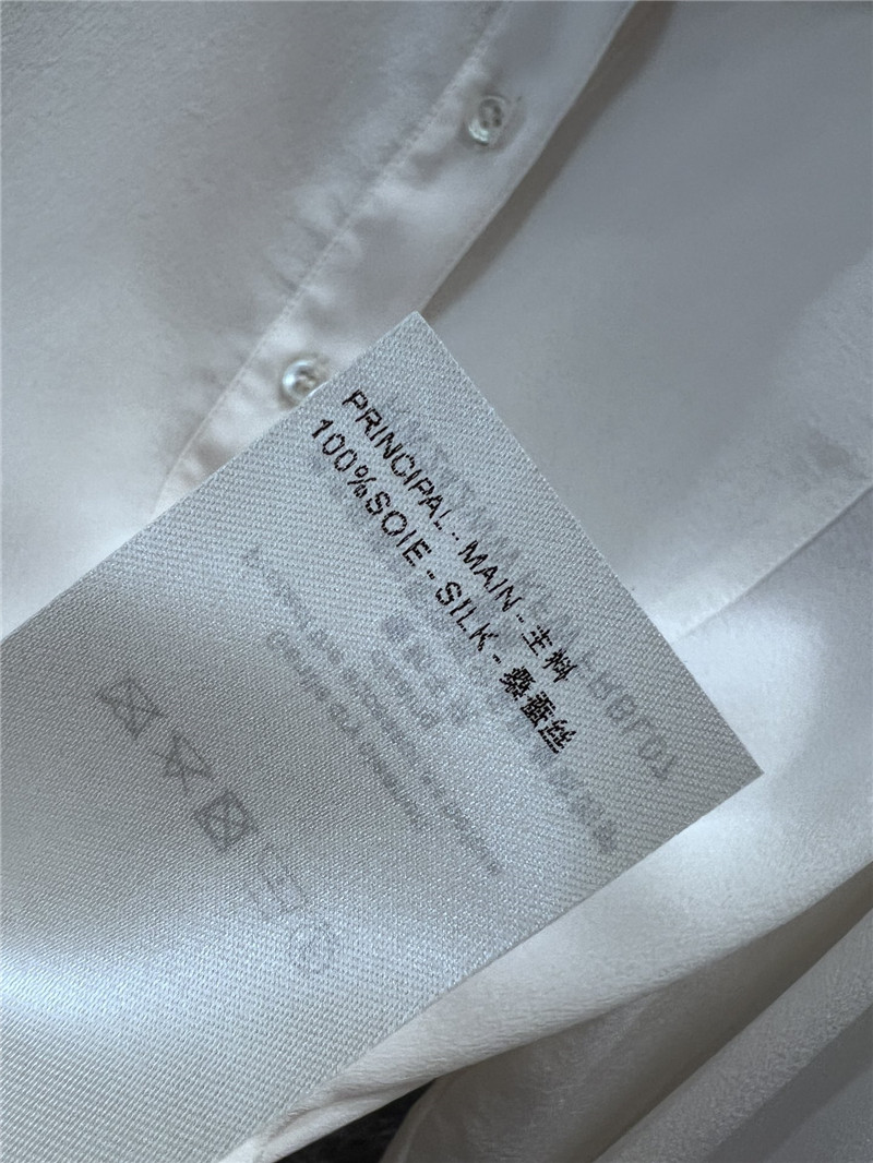 l0vis Vvtt0n lv pleated lace collar silk shirt replica clothes