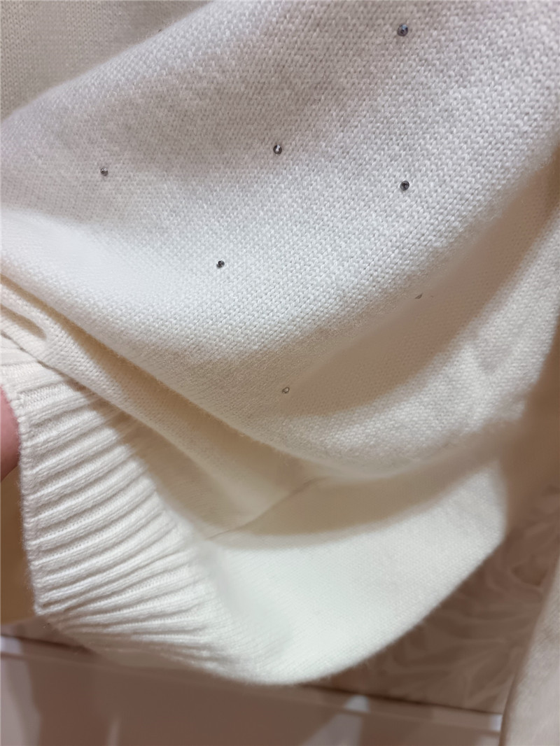 D10r embroidered wool hooded sweater ivory