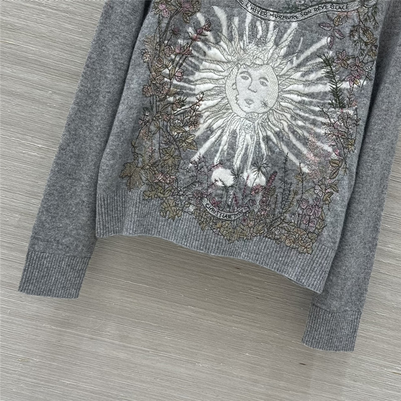D10r saisons motif embroidered sweater grey