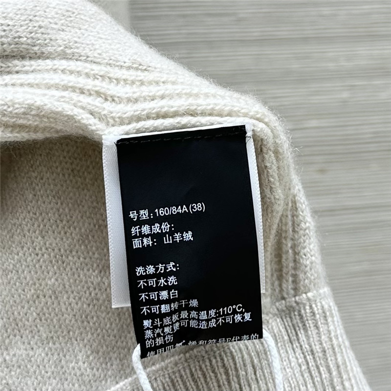 L0r0 P1ana elegant cashmere suit replica clothing sites