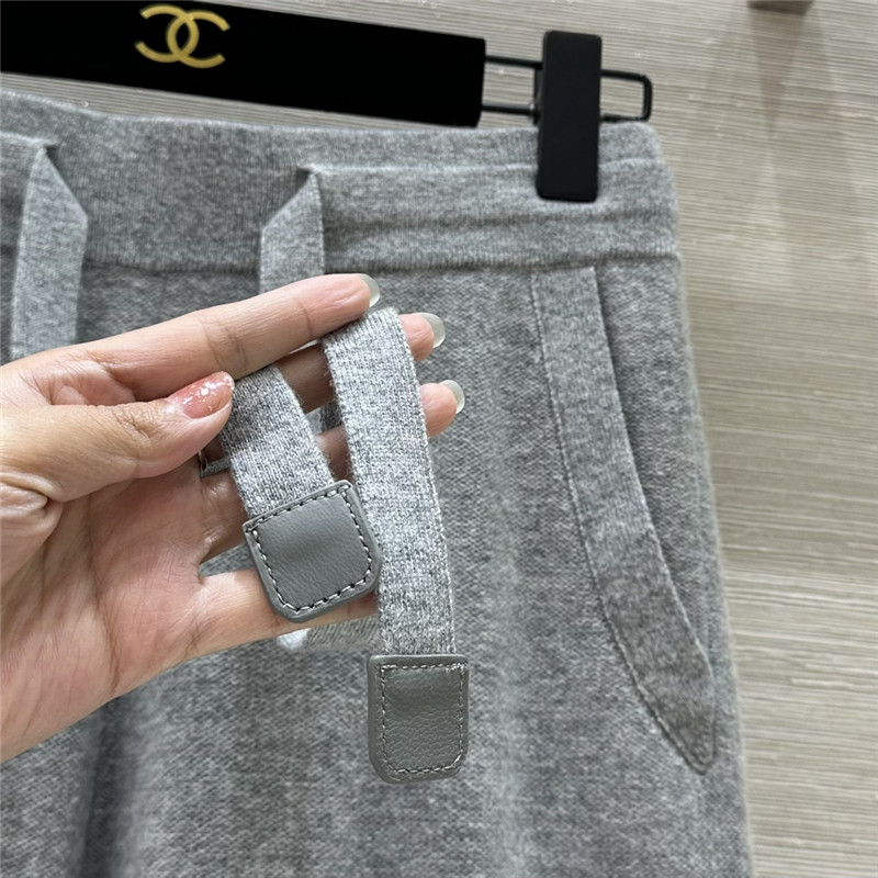 L0r0 P1ana elegant cashmere suit replica clothing sites