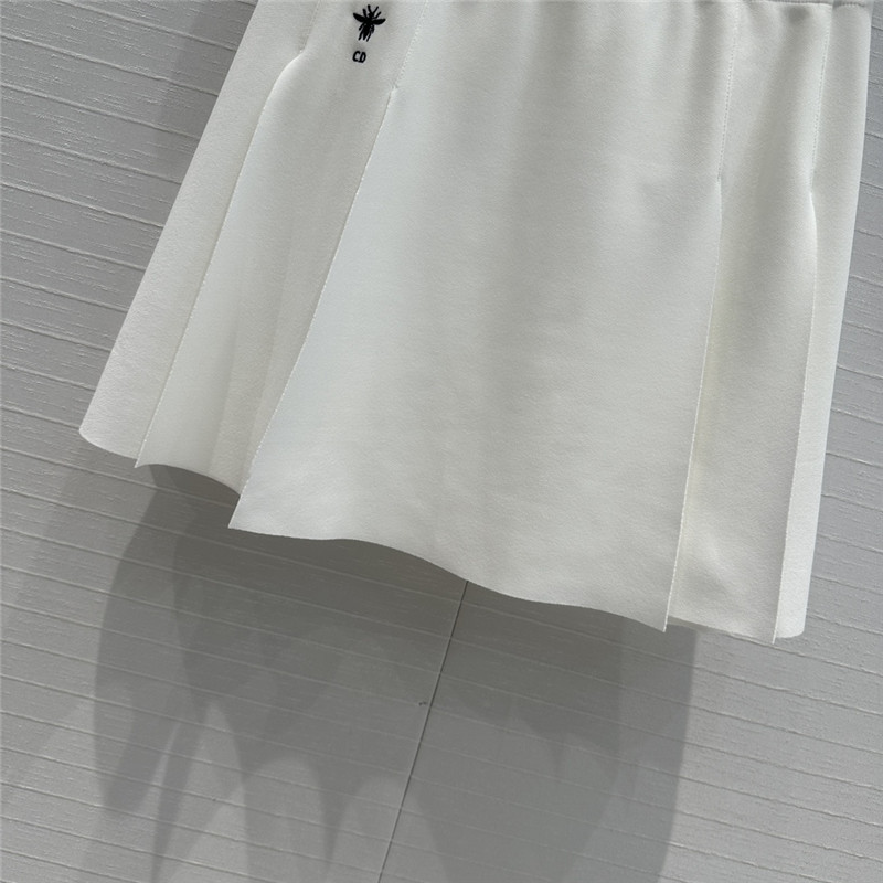 D10r slit skirt