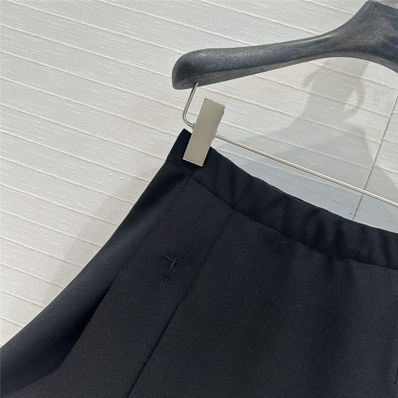 D10r slit skirt