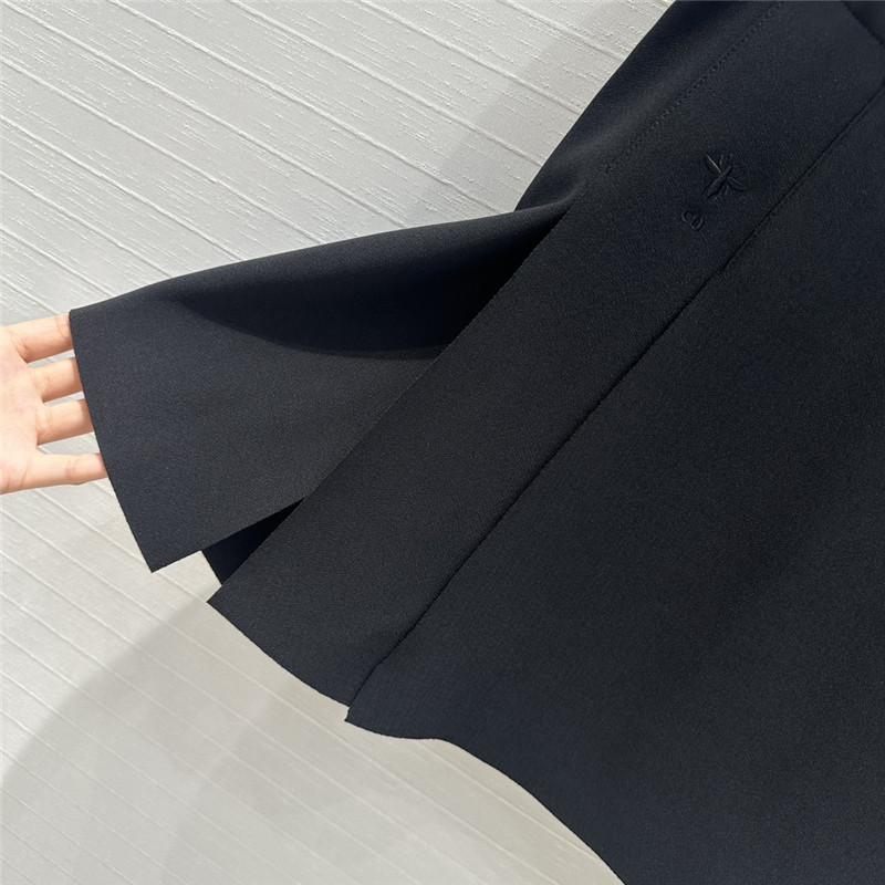 D10r slit skirt
