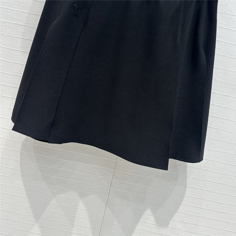 D10r slit skirt