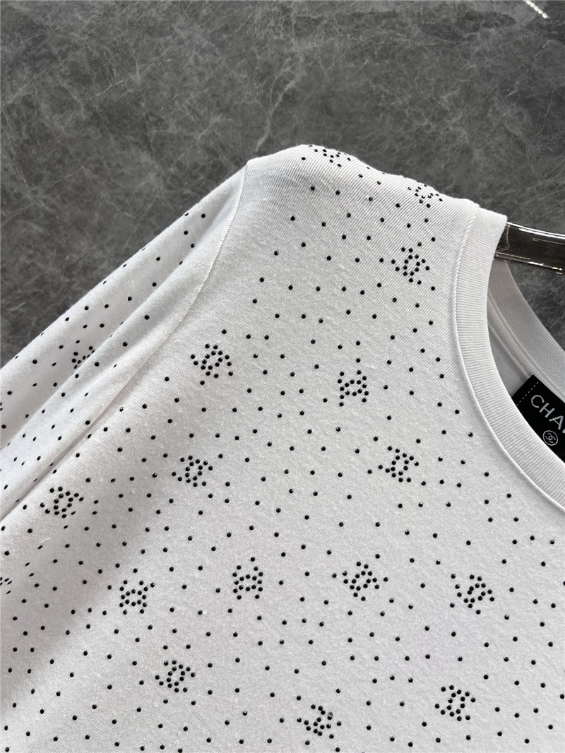 Ch**el long sleeve bottoming shirt