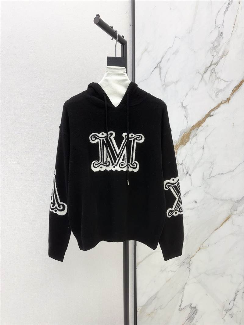 Vanitoo Logo-Intarsia Knit Hoodie in Black