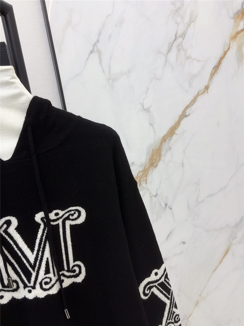 Vanitoo Logo-Intarsia Knit Hoodie in Black