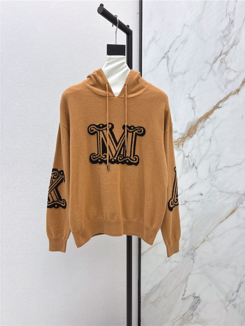 Vanitoo Logo-Intarsia Knit Hoodie in Yellow