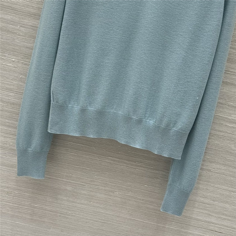 Y51 v-neck merino wool sweater cyan-blue
