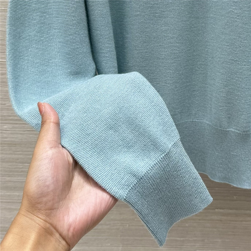 Y51 v-neck merino wool sweater cyan-blue