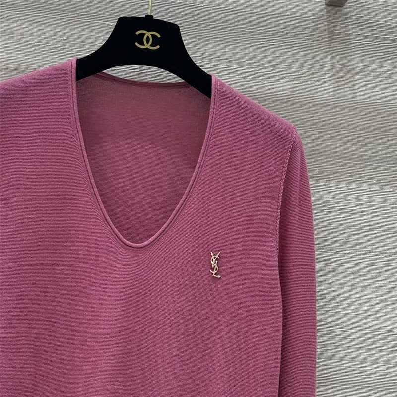 Y51 v-neck merino wool sweater in pink