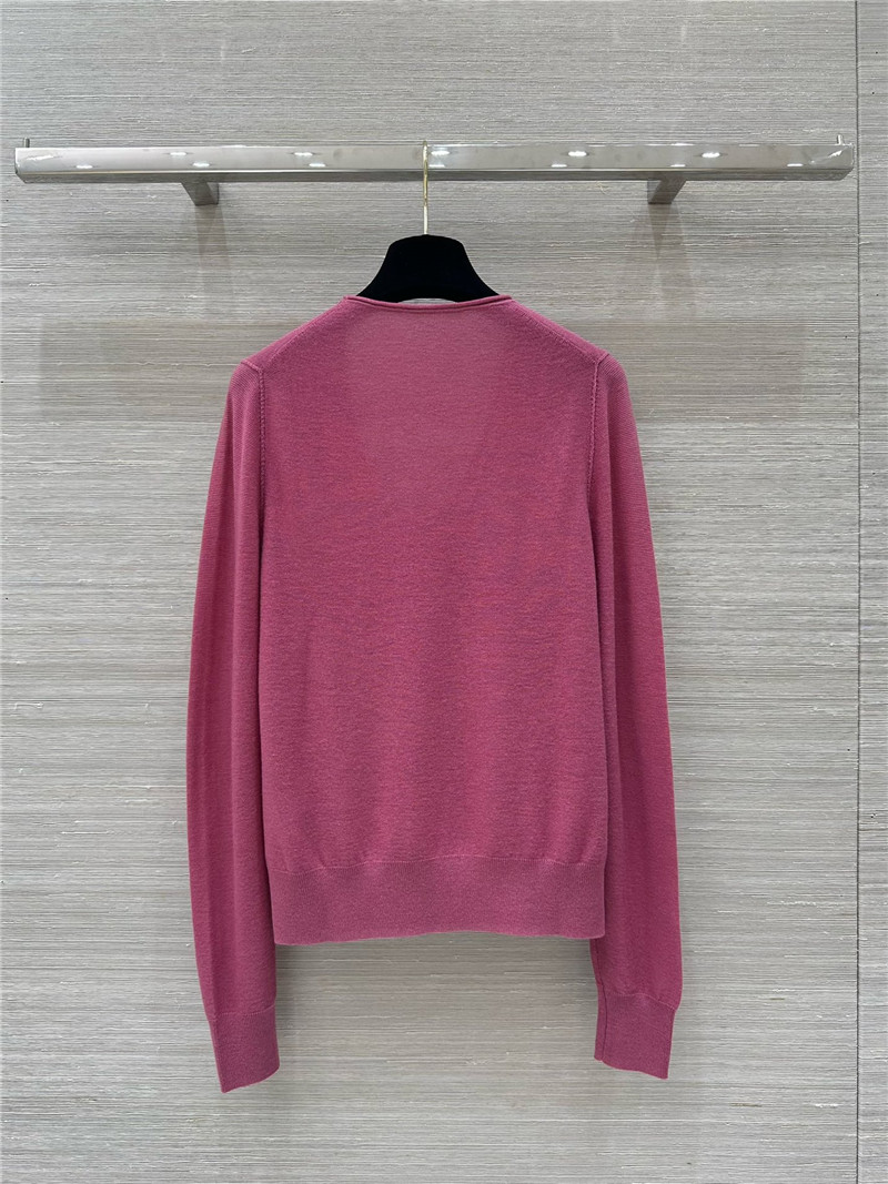 Y51 v-neck merino wool sweater in pink