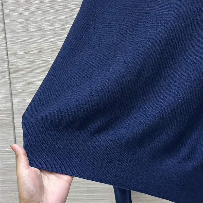 Y51 v-neck merino wool sweater blue