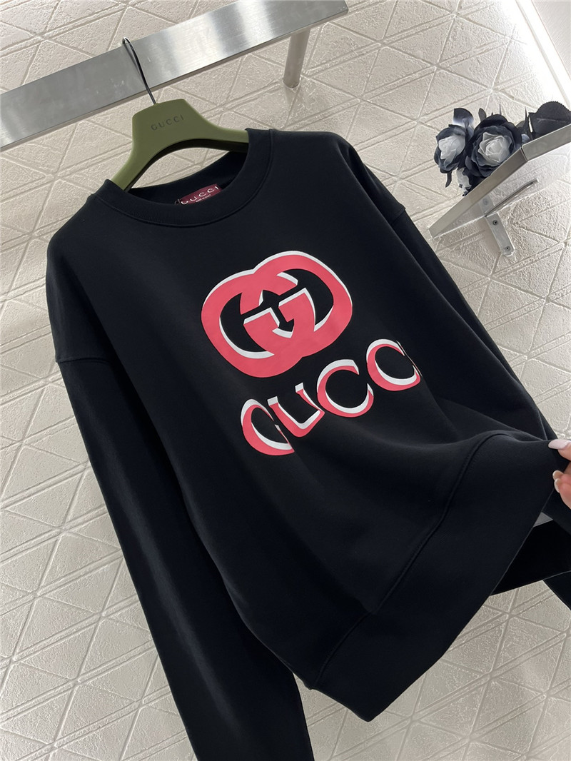 Gvc*1 logo printed sweatshirt in black/pink