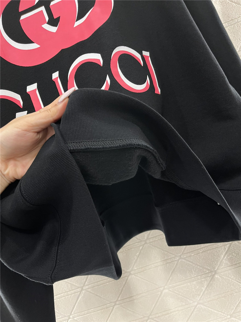 Gvc*1 logo printed sweatshirt in black/pink