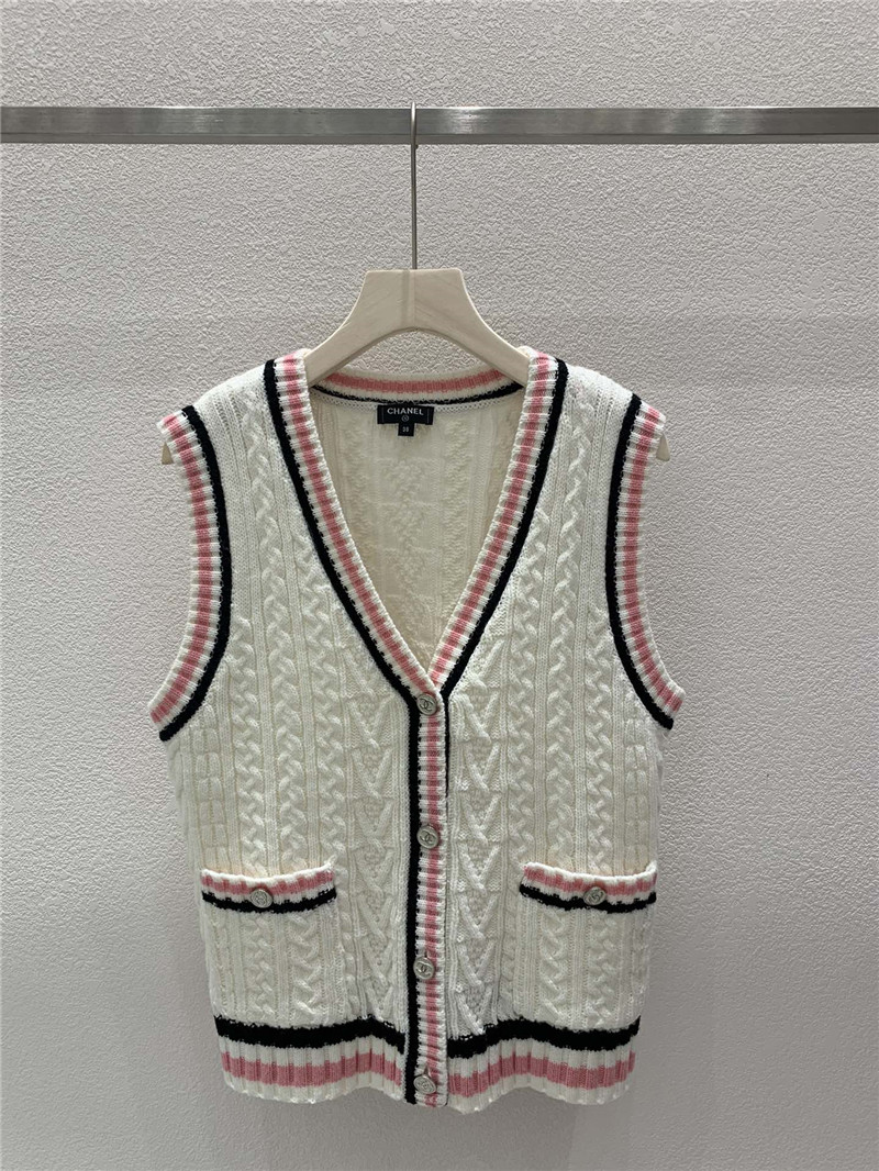 Ch**el v-neck contrast cardigan vest in white