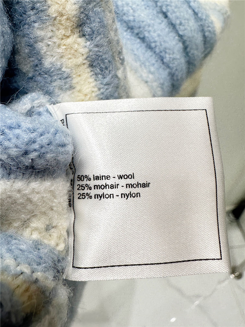 Ch**el jacquard-knit stripe cardigan white/blue